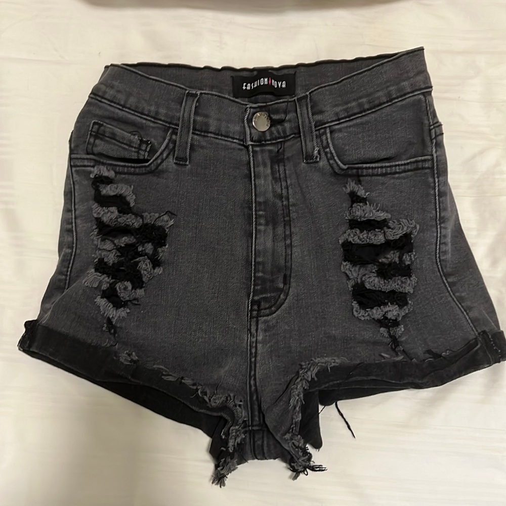 ❌SOLD❌Fashion Nova High Waisted Grey Ripper Jean Shorts